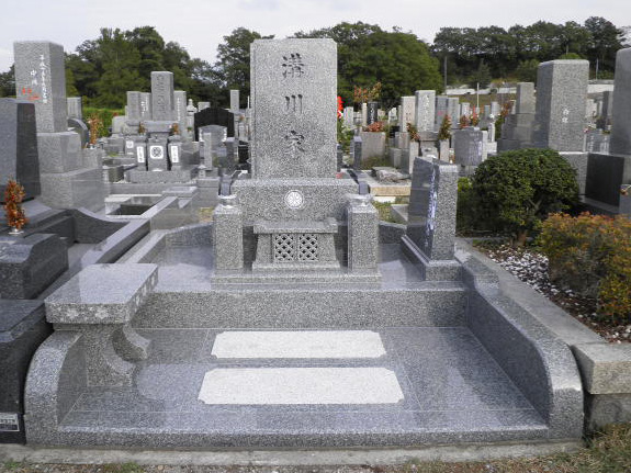 №003 神戸市立 鵯越墓園 さくら地区.jpg