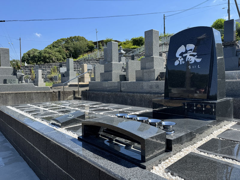 水谷墓地モニュメント壇の写真